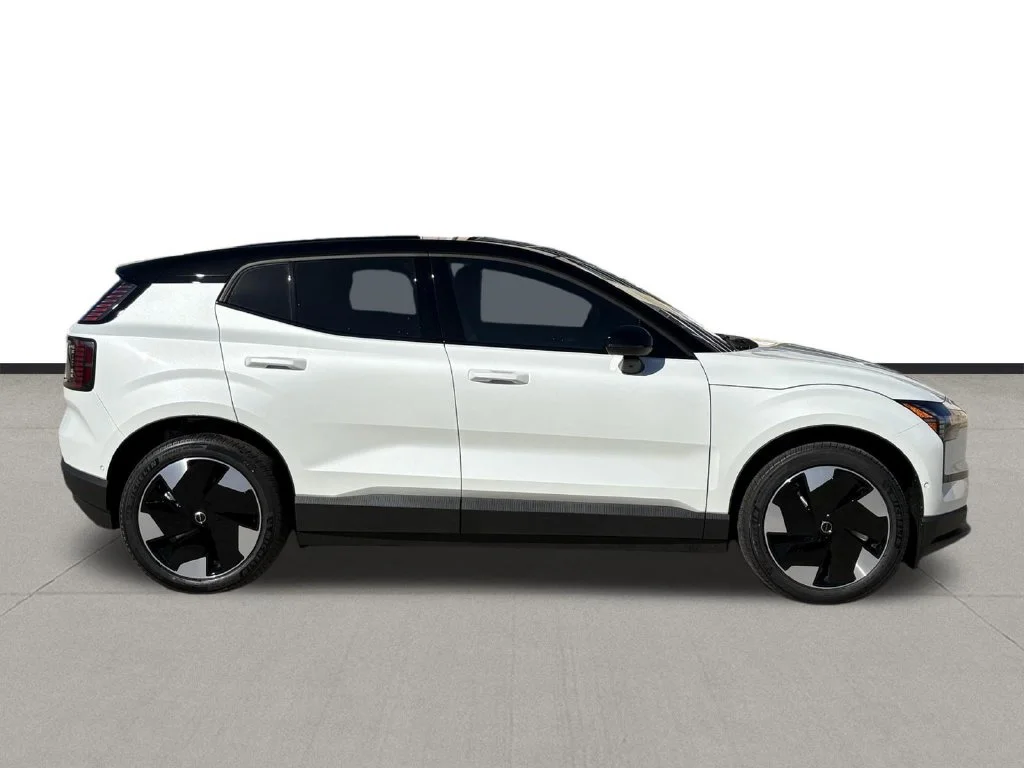 New 2026 Cyrstal White Volvo Twin Motor Performance Ultra image 4