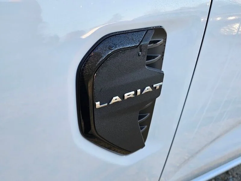 New 2025 Oxford White Ford LARIAT® image 16