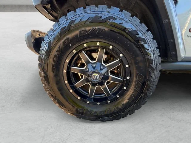 Used 2020 Silver Jeep Unlimited Rubicon image 24