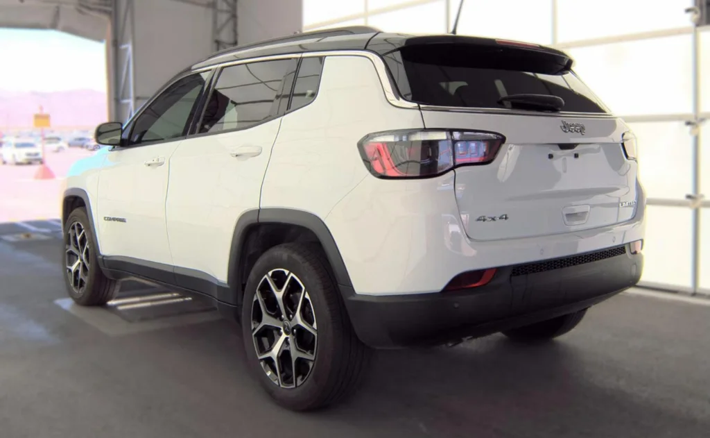 Used 2025 White Jeep Limited image 2