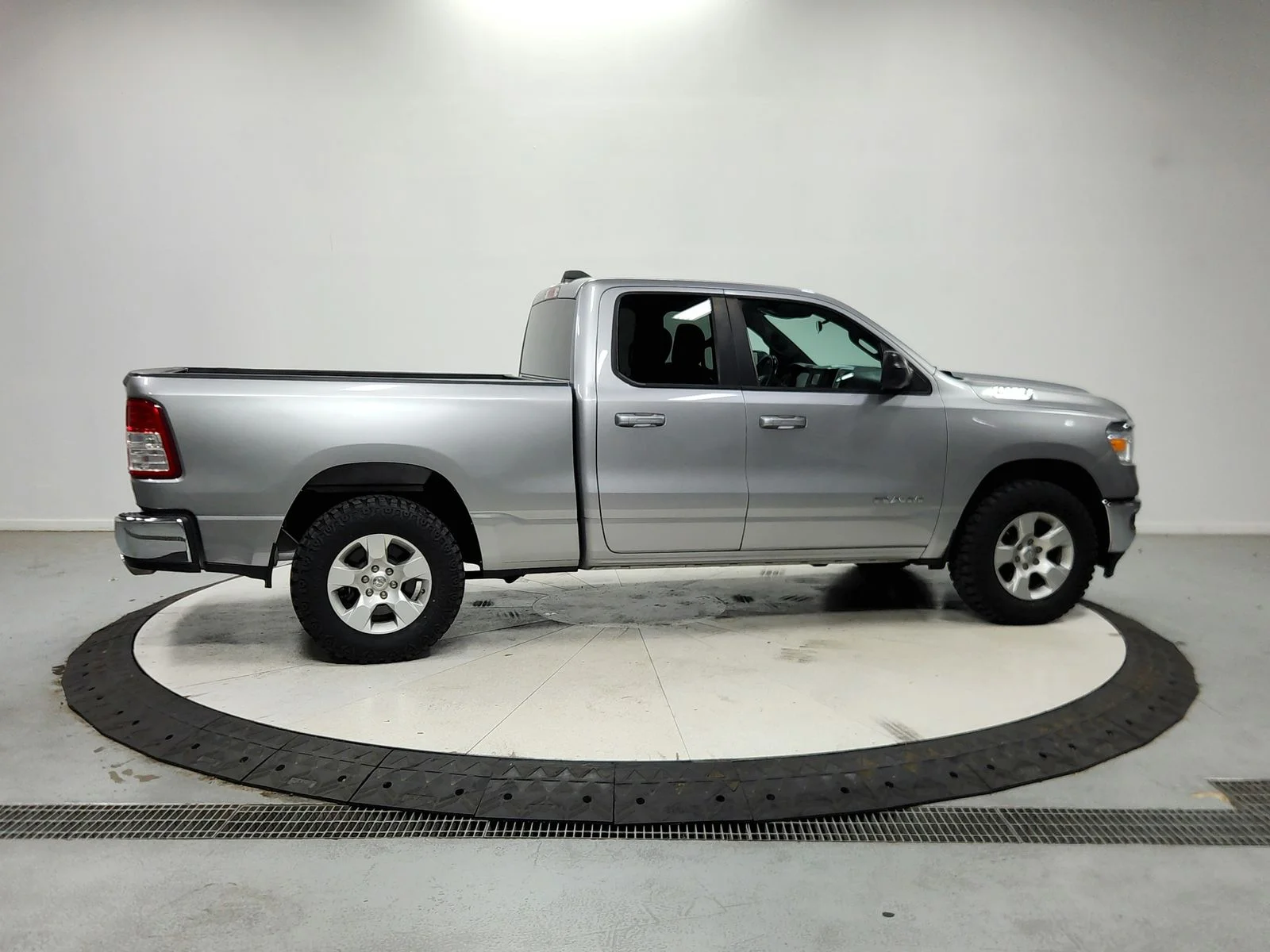 Used 2021 Silver Ram Big Horn/Lone Star image 9