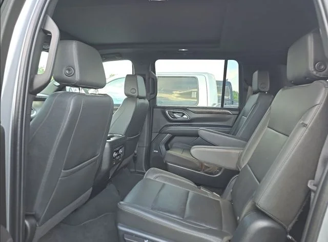 Used 2023 Gray Chevrolet Z71 image 8