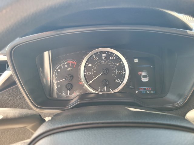 Used 2022 White Toyota LE image 29