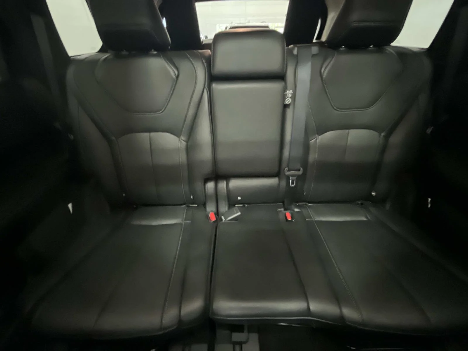 Used 2025 Mineral Black INFINITI PURE FWD 2.0L 1 Owner image 30