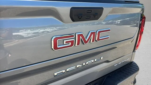 Used 2025 Sterling Metallic GMC Denali image 42