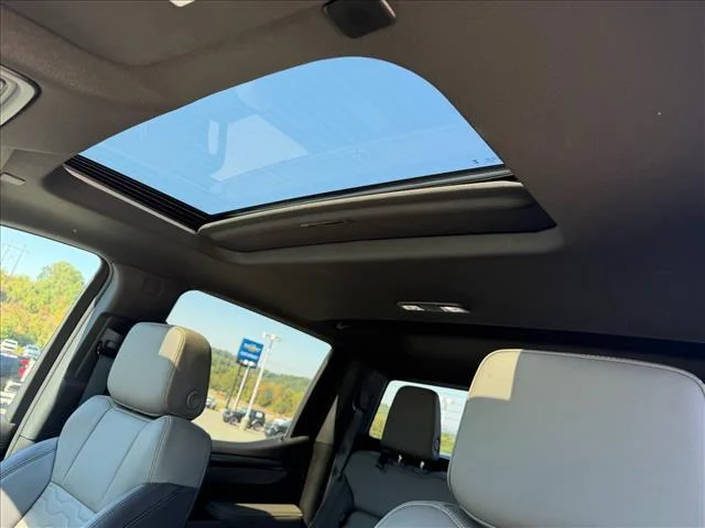 Used 2025 Riptide Blue Metallic Chevrolet ZR2 image 15