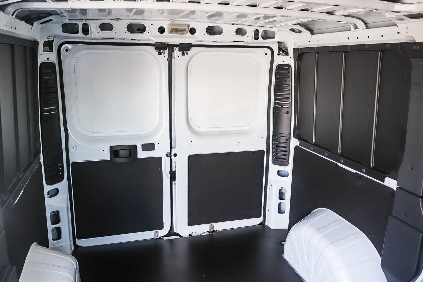 New 2027 Bright White Clearcoat RAM Tradesman image 28