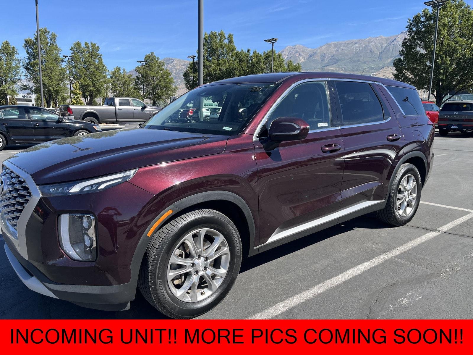 Used 2022 Sierra Burgundy Hyundai SE image 1