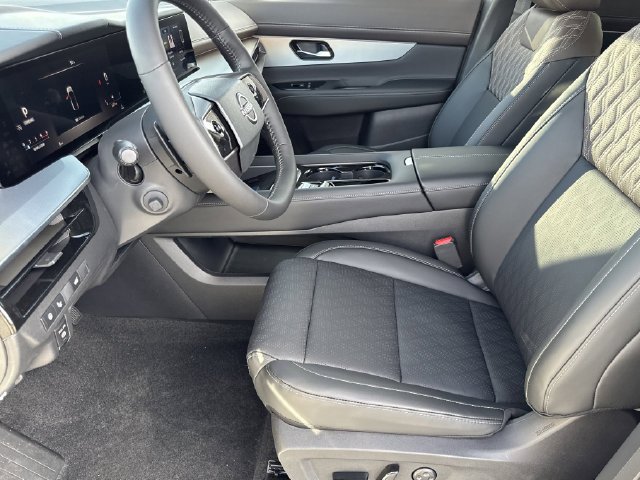 New 2026 Aurora Blue Pearl Metallic / Super Black Two-tone Nissan Platinum image 12