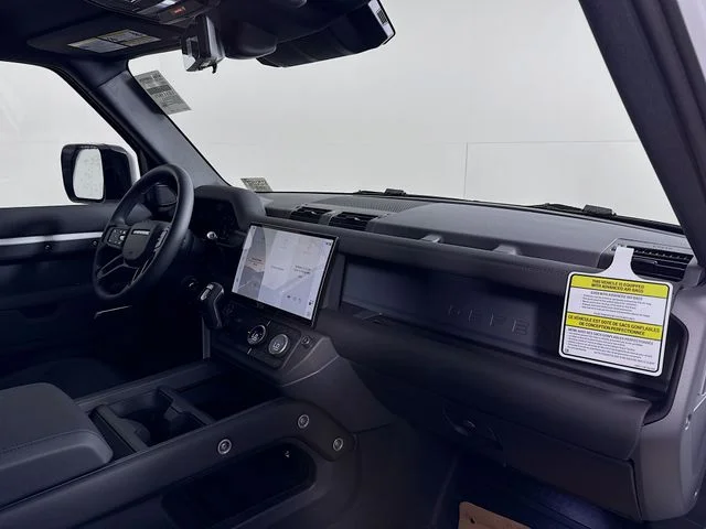 New 2026 Fuji White Land Rover X-Dynamic SE image 31