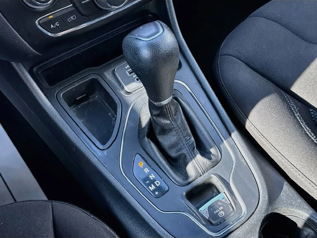 Used 2020 Green Jeep Latitude image 20