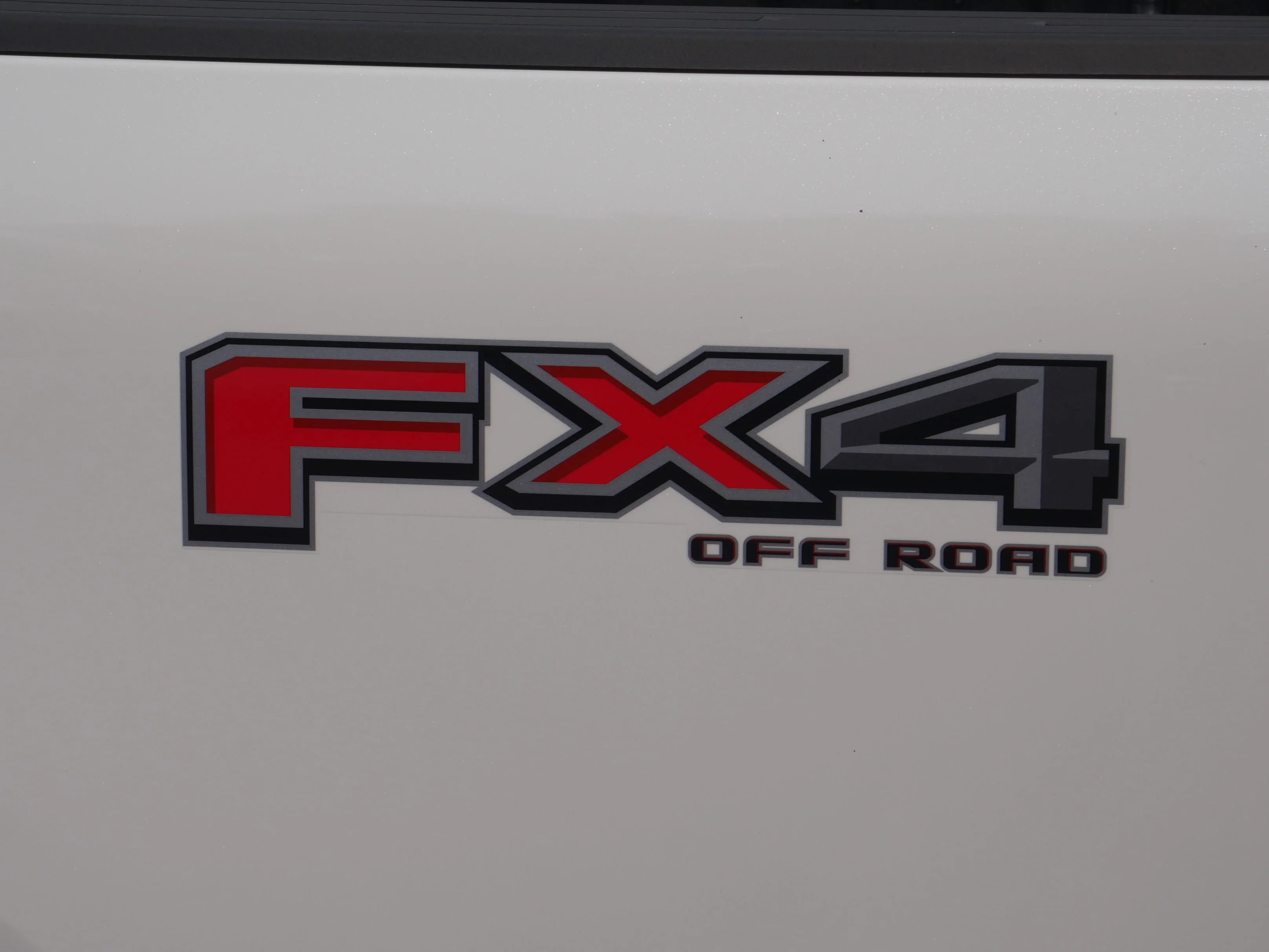 New 2026 Star White Metallic Tri-Coat Ford Platinum image 24