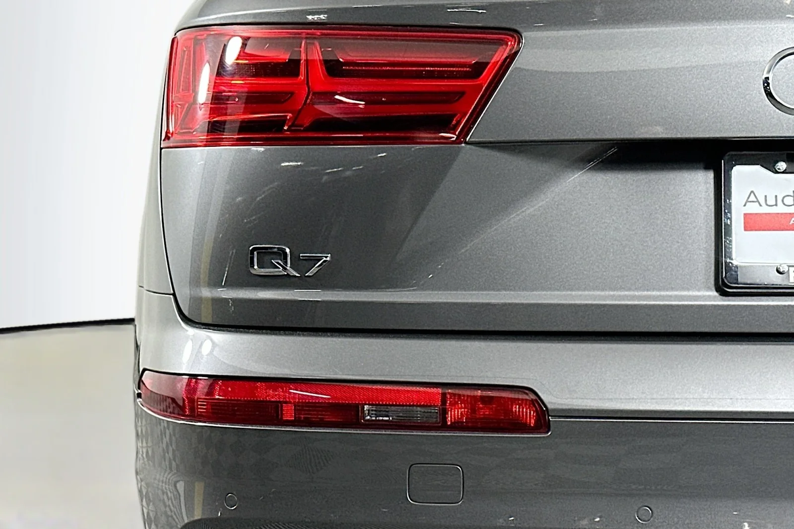 Used 2019 Samurai Gray Metallic Audi Premium image 18