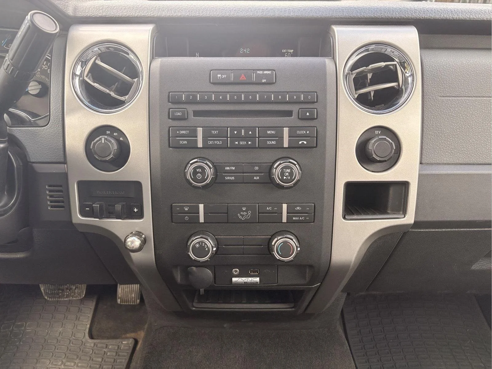 Used 2014 Race Red Ford XLT image 19