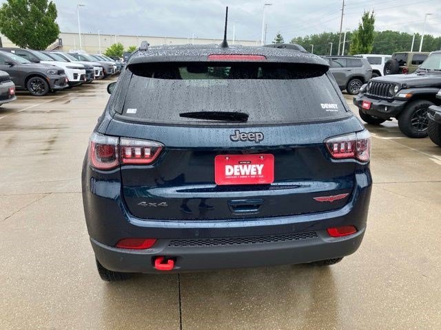 New 2026 Fathom Blue Pearl-Coat Exterior Paint Jeep Trailhawk image 6