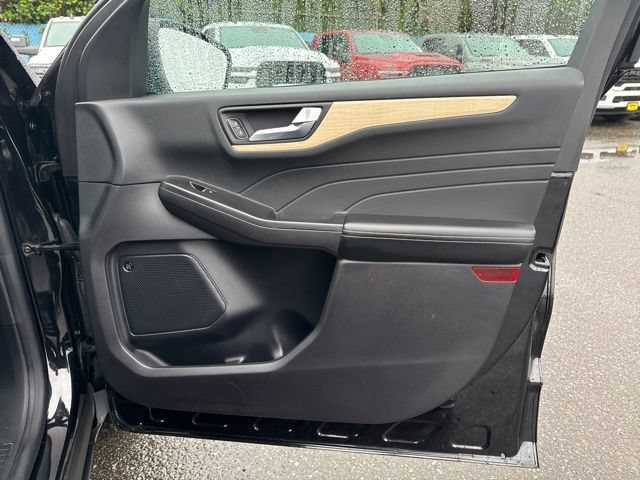 Used 2022 Black Metallic Ford Titanium image 11