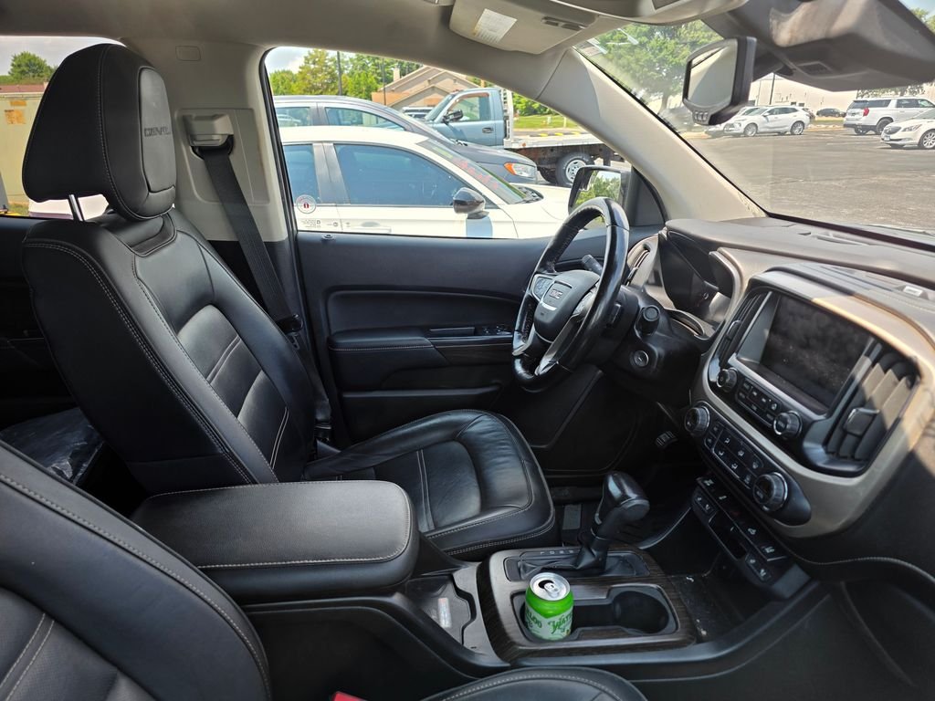 Used 2017 Black GMC Denali image 5