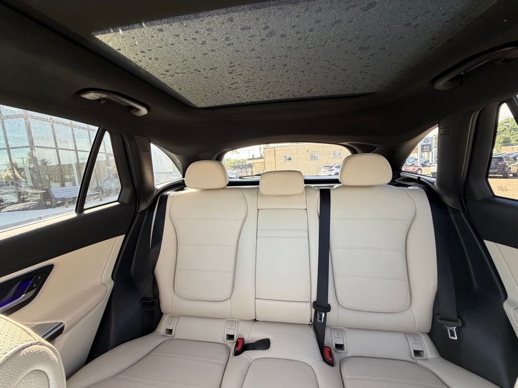 Used 2023 Blue Mercedes-Benz GLC 300 image 11
