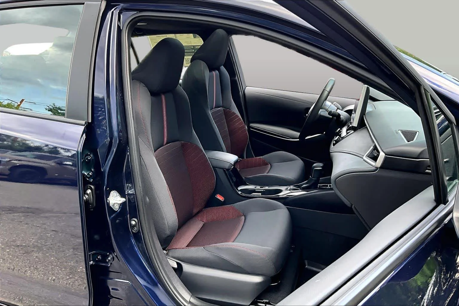 Certified Used 2025 Blueprint Toyota SE image 8