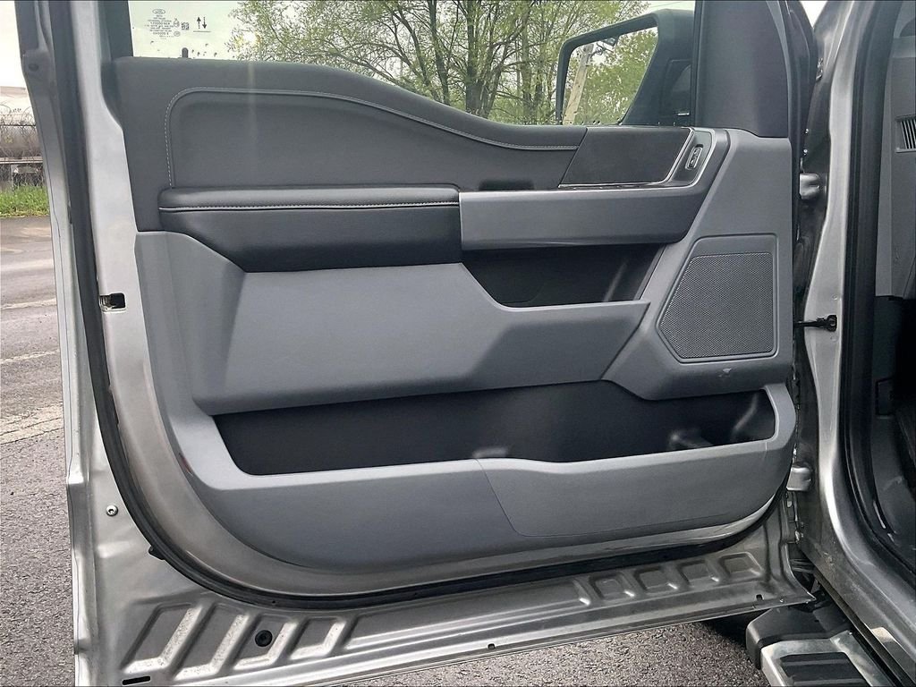 Used 2024 Silver Ford XLT image 9