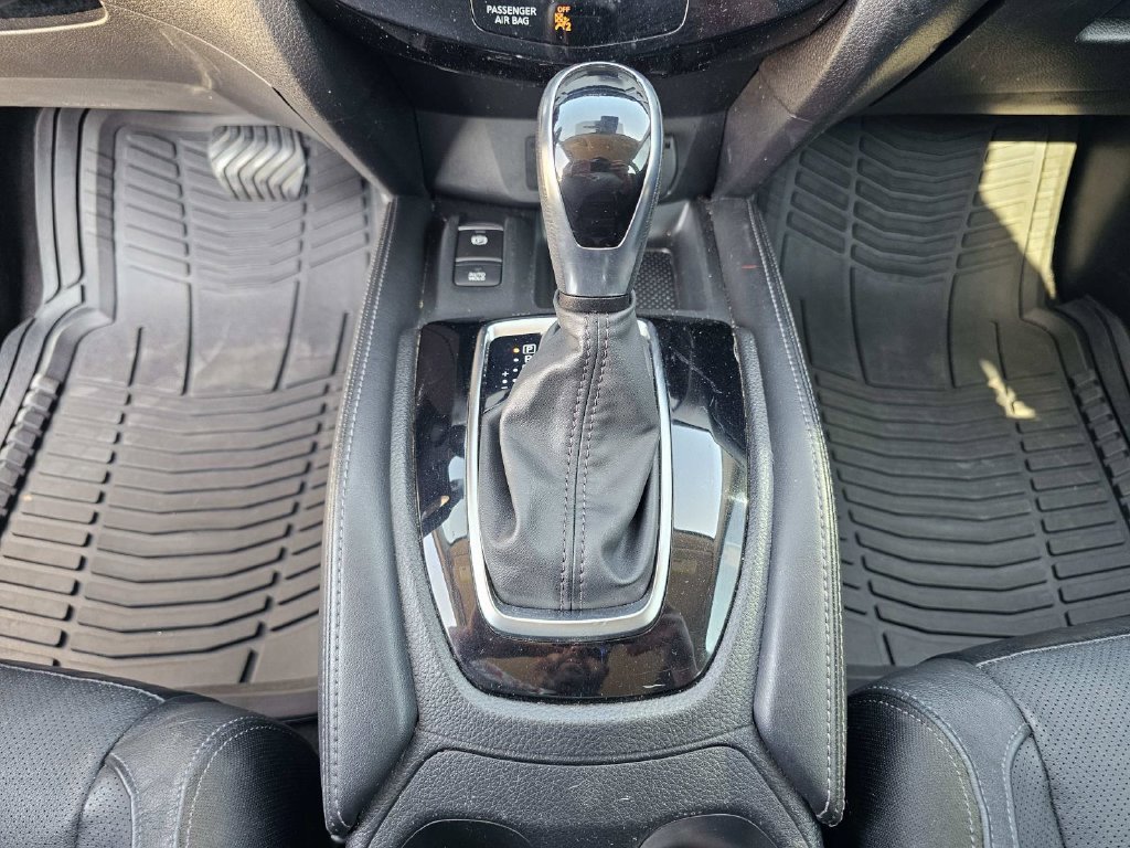 Used 2020 Gray Nissan SL image 32