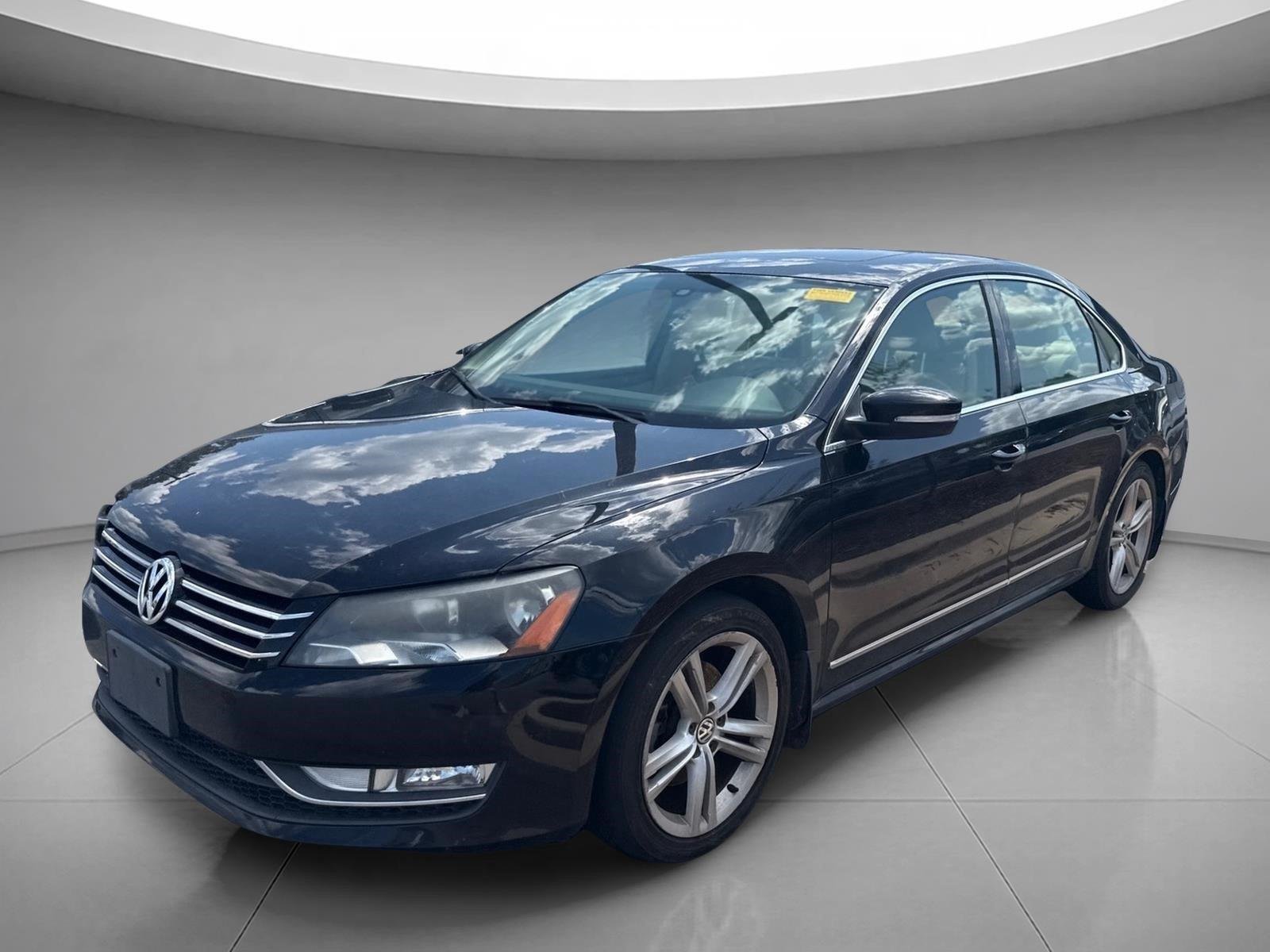 Used 2015 Volkswagen Passat SE with VIN 1VWBT7A30FC051777 for sale in Greenville, SC