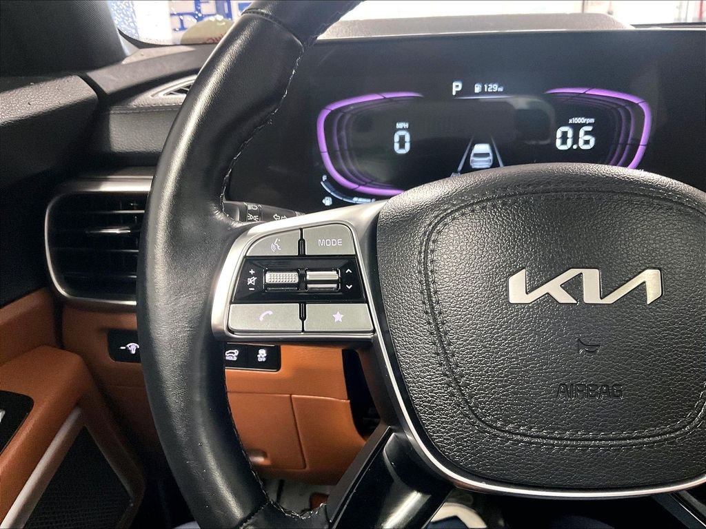Used 2024 White Kia EX X-Line image 24