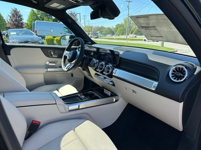 New 2026 Night Black Mercedes-Benz GLB 250 image 28
