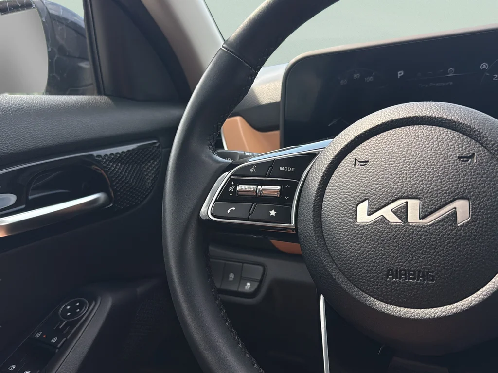 Certified Used 2025 Fusion Black Kia EX image 18