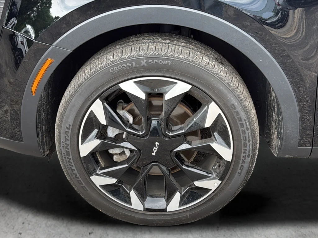 Used 2025 Black Kia EX image 9