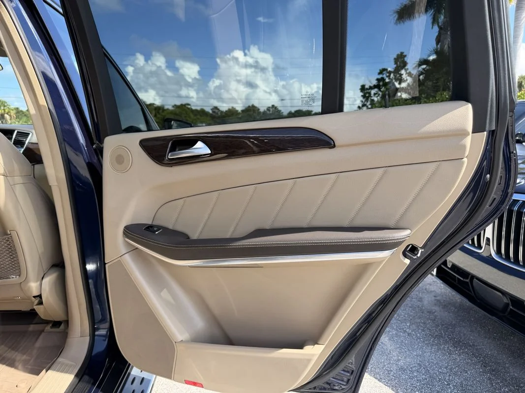 Used 2014  Mercedes-Benz 4MATIC® image 20