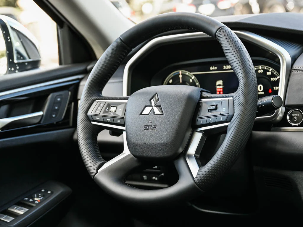New 2025 Alloy Silver Metallic Mitsubishi SEL image 15