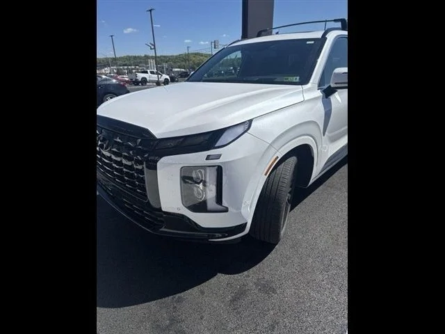 Used 2025 White Hyundai Calligraphy Night Edition image 3
