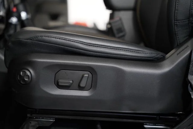 2025 Jeep Wrangler 4-Door Sahara - Photo 26