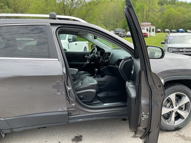 Used 2020 Gray Jeep Limited image 39