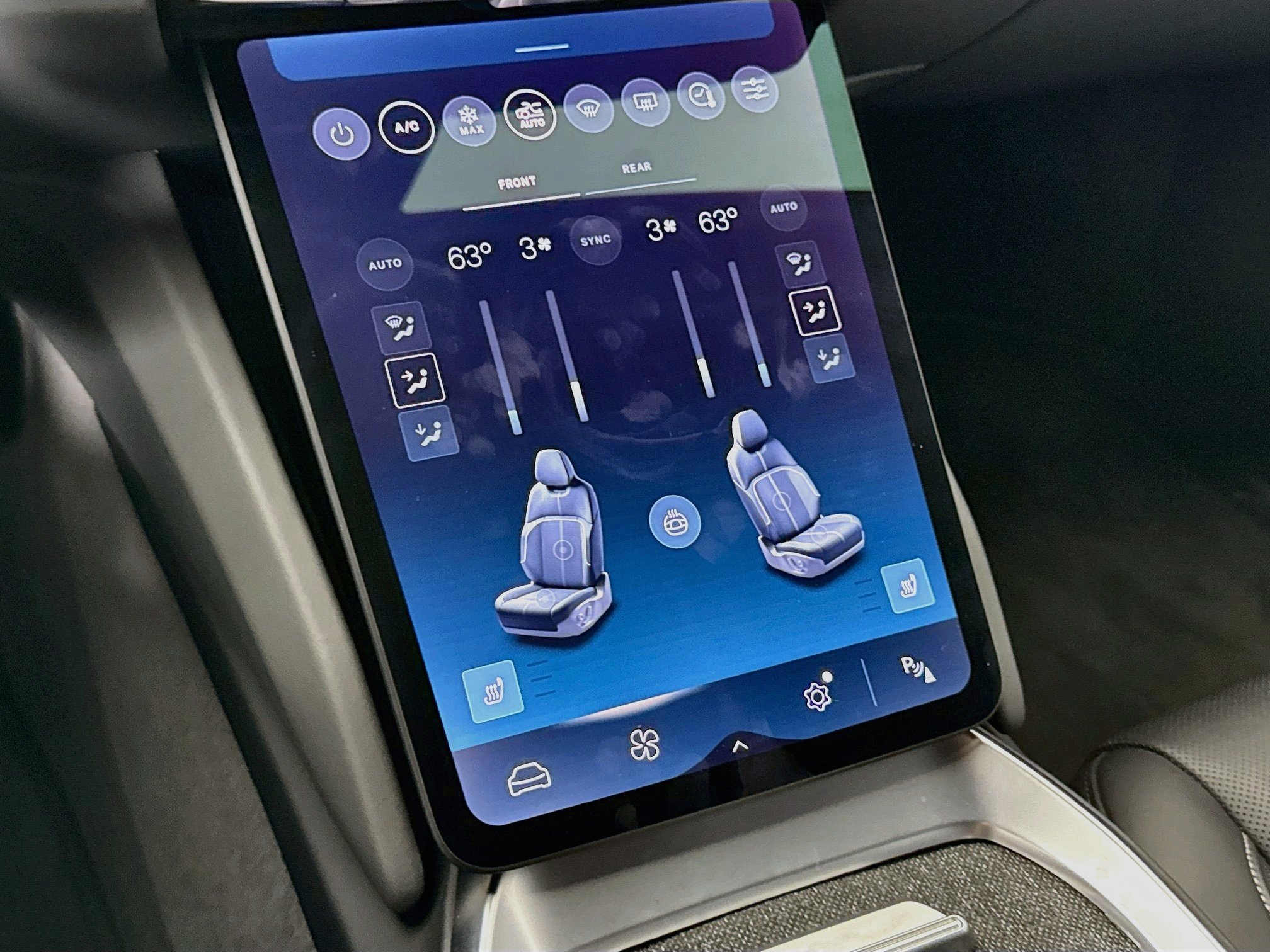 Used 2023 Quantum Gray Metallic Lucid Pure image 16