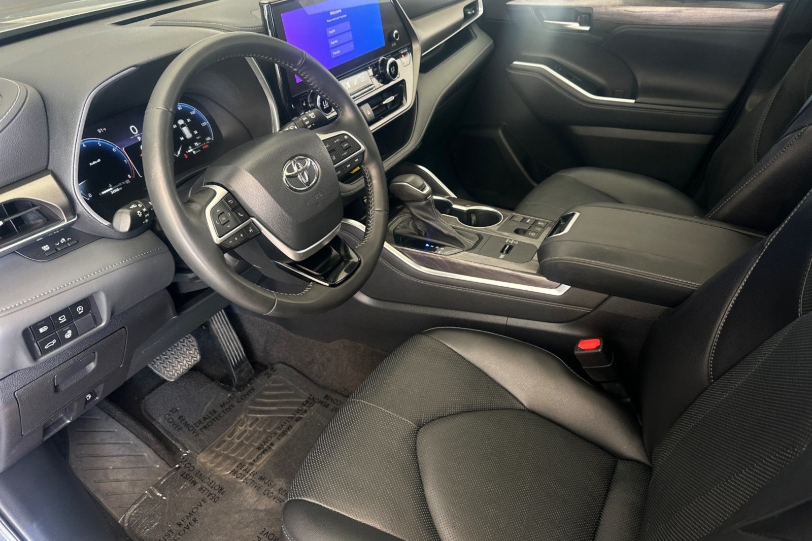 Used 2023 Moon Dust Toyota Limited image 9