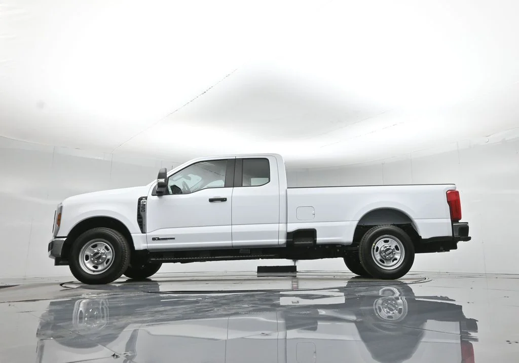 New 2026 Oxford White Ford XL image 50