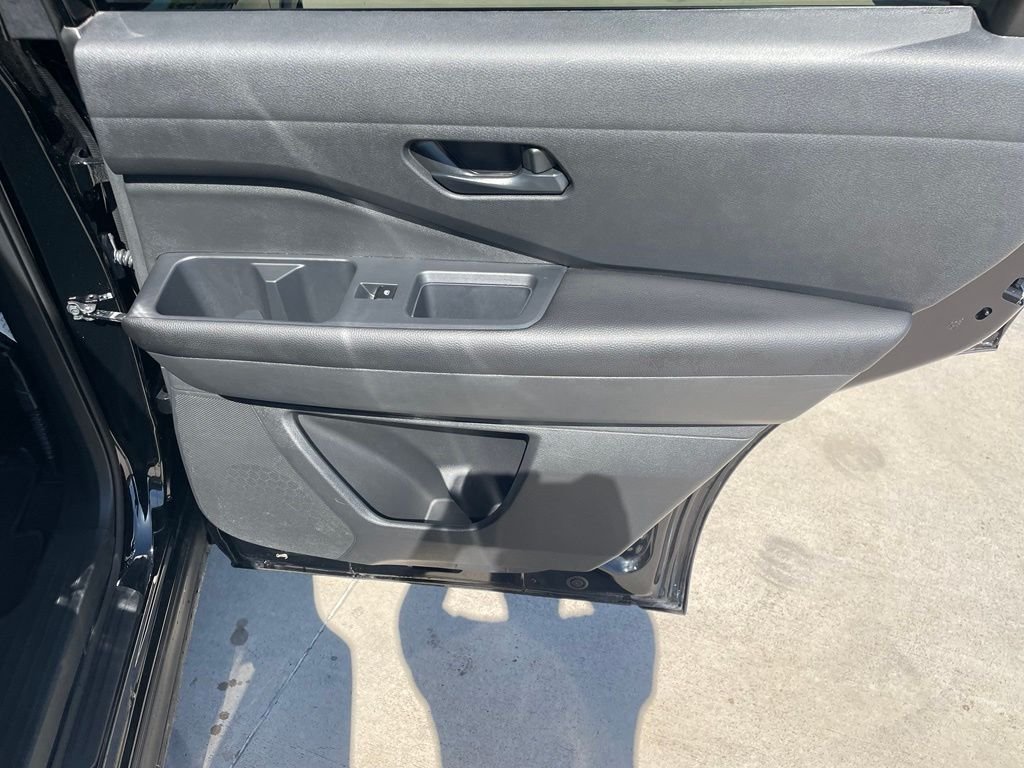 Used 2025 Black Nissan S image 22