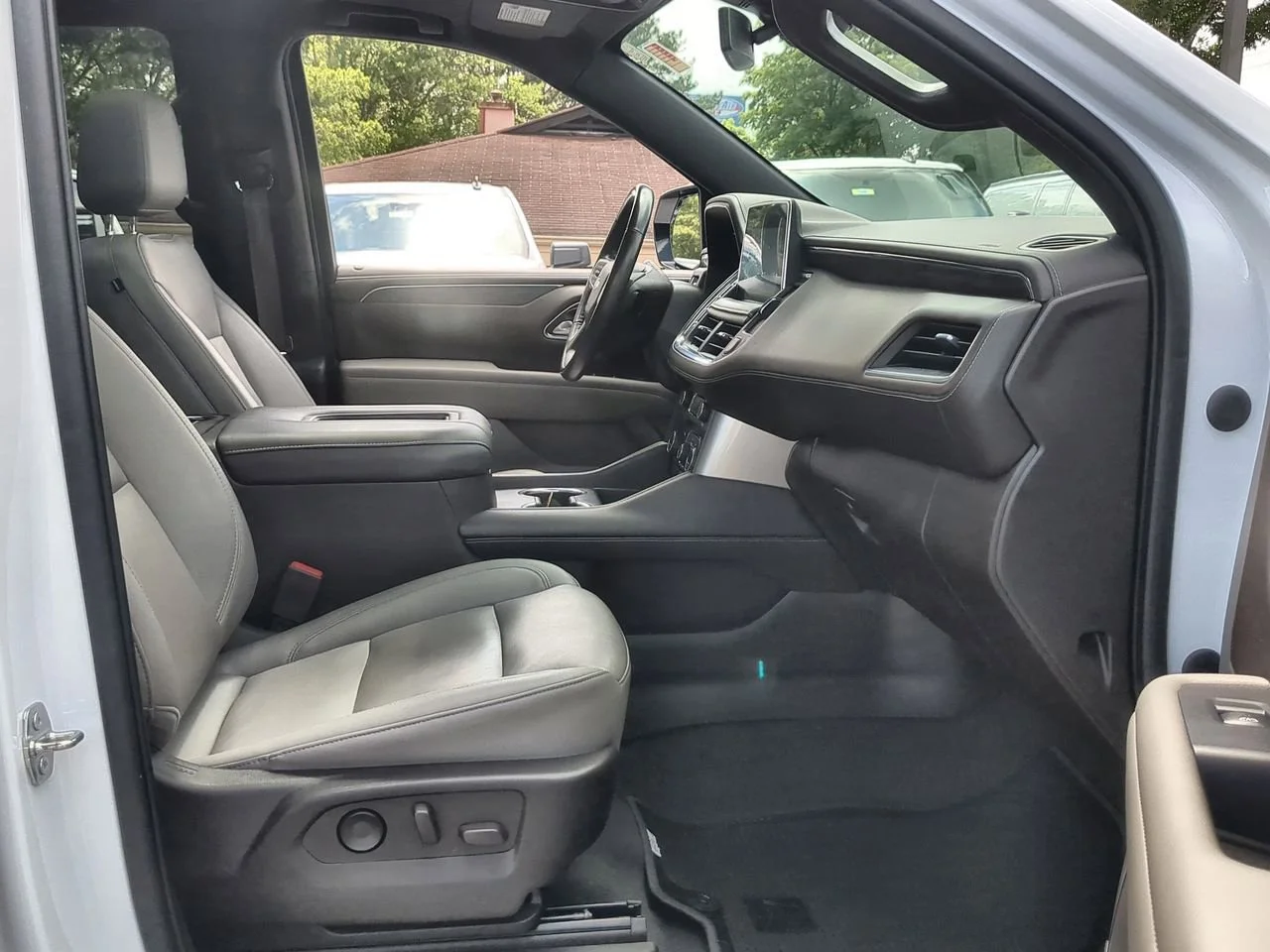 Used 2022 Summit White Chevrolet LT image 29