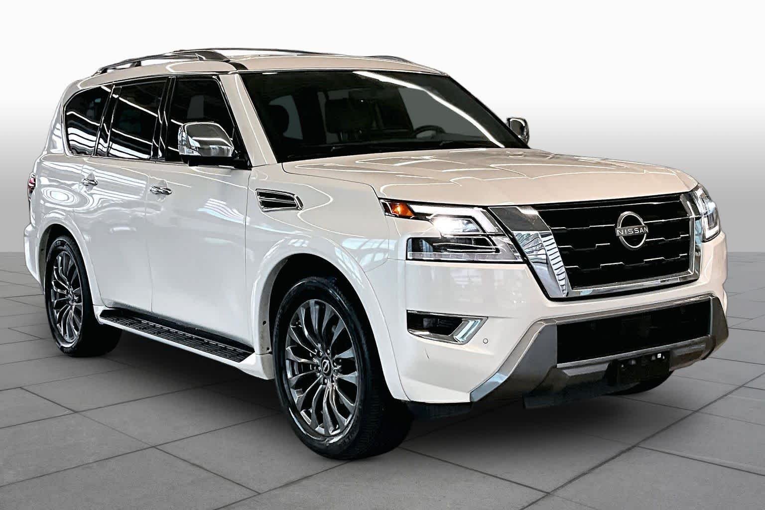 Used 2023 Aspen White Tricoat Nissan Platinum image 3