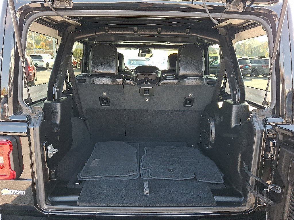 Used 2020 Black Jeep Unlimited Sahara High Altitude image 28