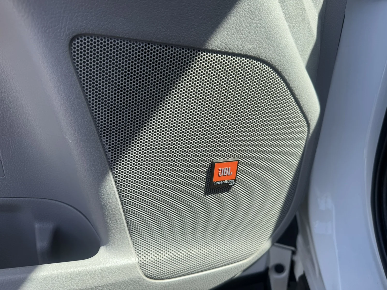 Used 2019  Toyota Hybrid Limited image 12