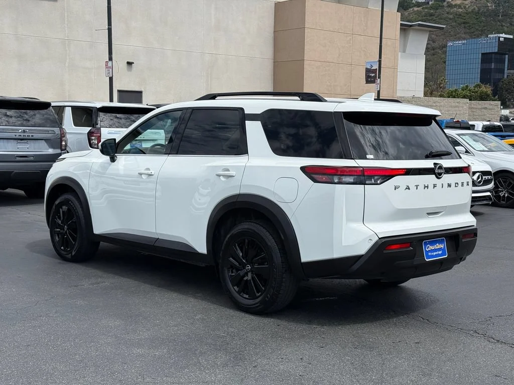 Used 2025 White Nissan SV image 9