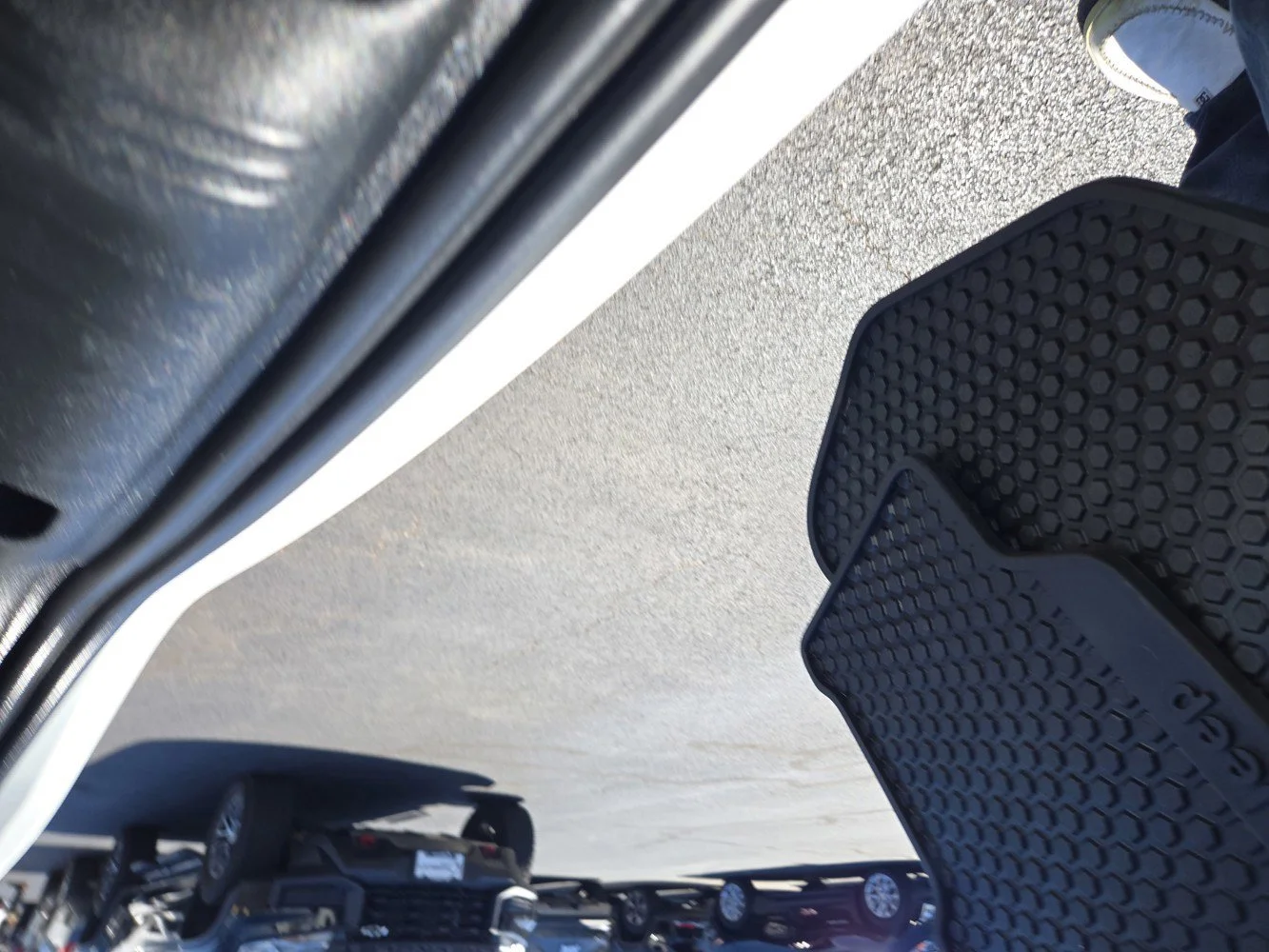 Used 2025 Bright White Clearcoat Jeep Trailhawk image 33