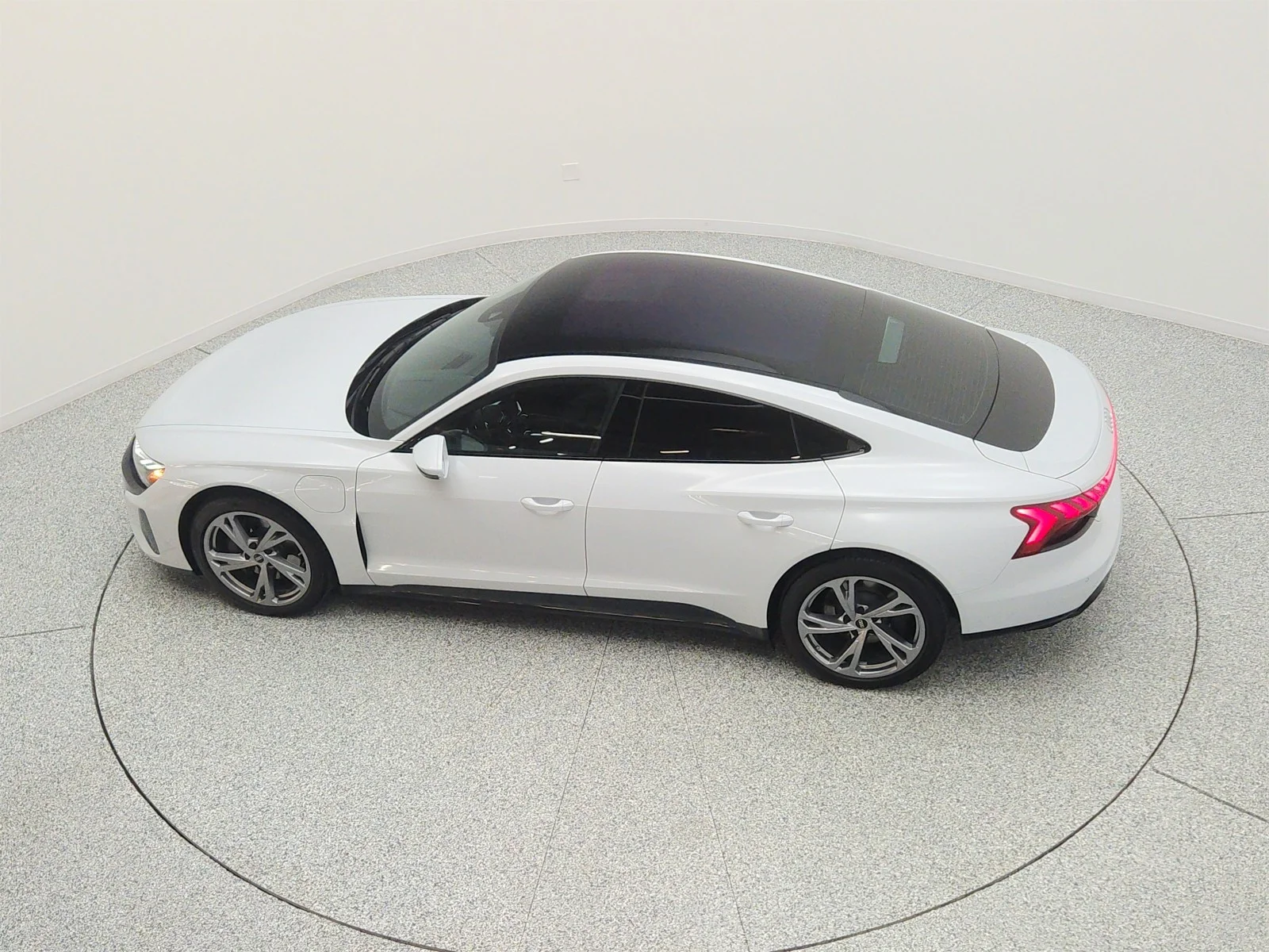 Used 2023 Suzuka Gray Metallic Audi quattro image 28