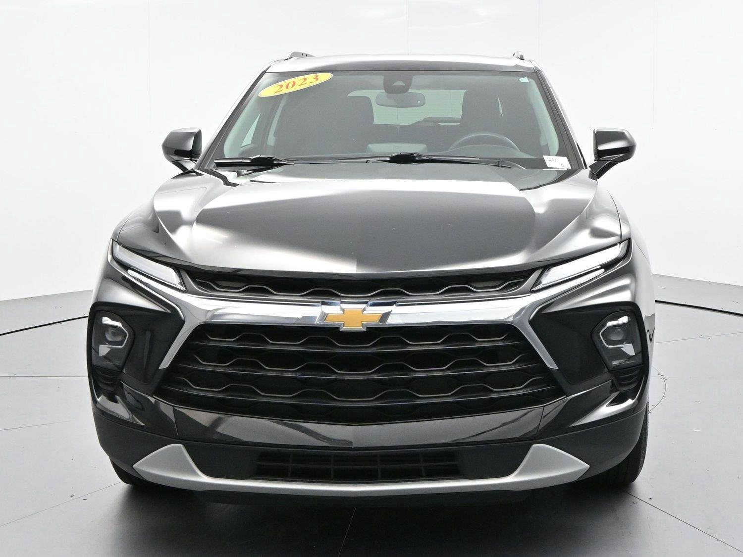 Used 2023 BLACK Chevrolet LT image 2