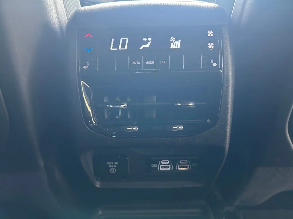 Used 2024 White Jeep Limited image 28