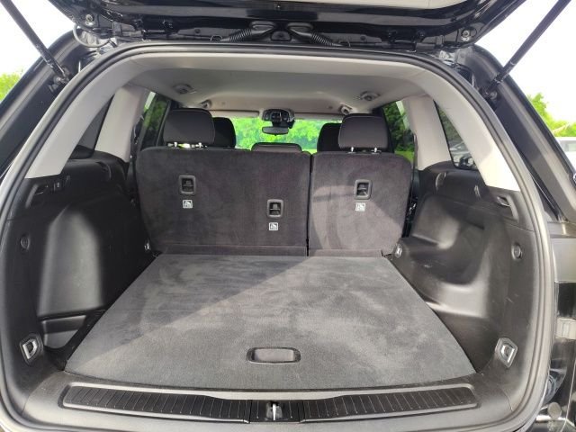 Used 2023 Black Jeep Laredo image 25