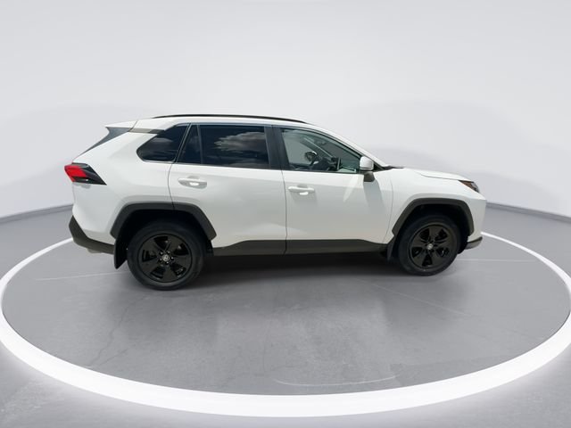2024 Toyota RAV4 XLE - Photo 9